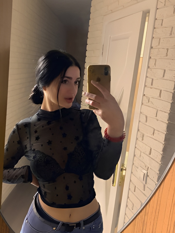 Софа привлекальеная девушка из Зеленогорска цена от 1500 руб