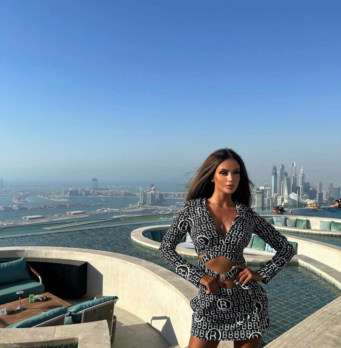 Дина привлекальеная девушка из Зеленогорска цена от 3500 руб