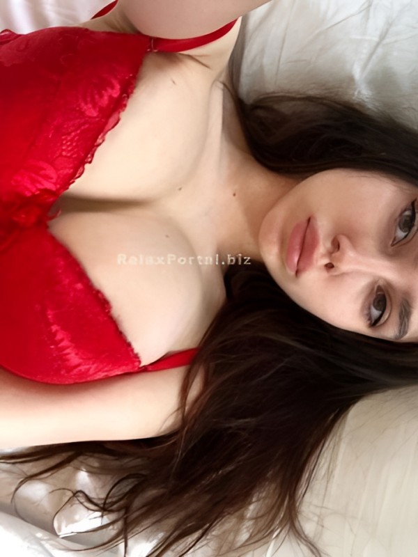 Эвелина привлекательная девушка из Зеленогорска цена от 3000 руб