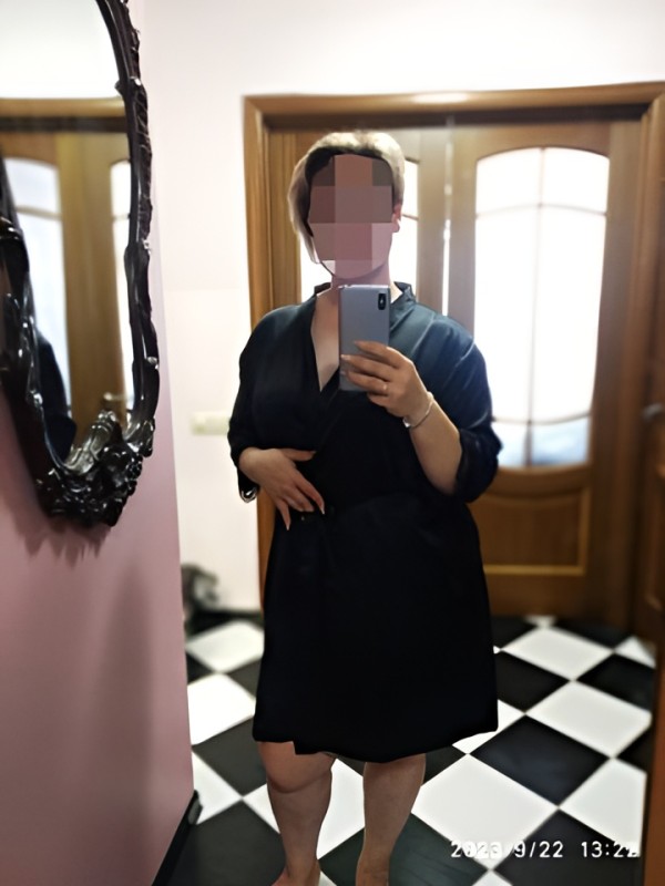 Ульяна привлекательная девушка из Зеленогорска цена от 4000 руб